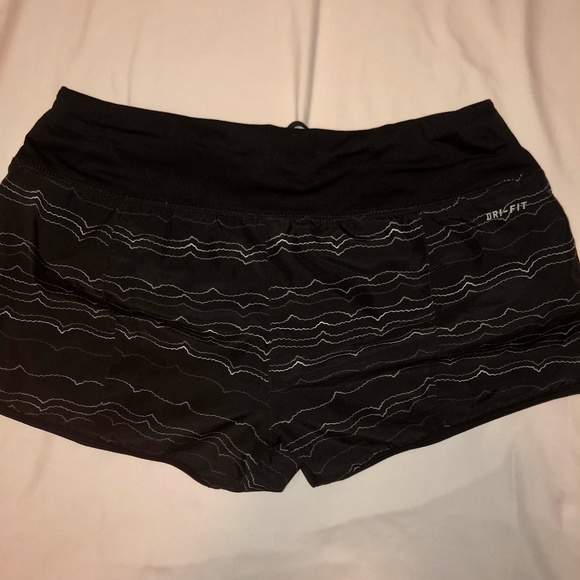 Womens Nike Dri-Fit Shorts - Picture 2 of 3